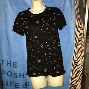 Modernlux medium black southwestern pattern tee